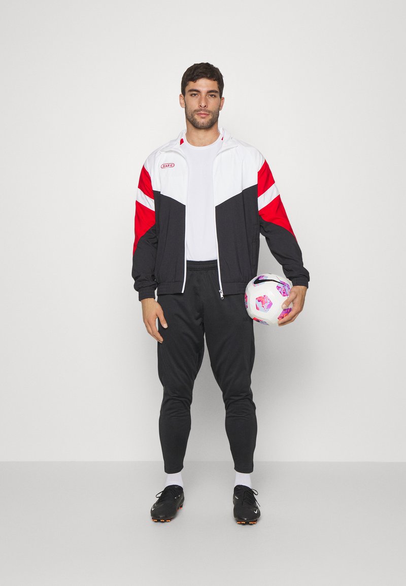 Qizlar yigitni oldilar yuklab olish