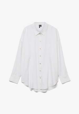 Valge pikkade varrukatega nööpidega särgiga, terava krae ja kaardus alläärmega, esitatud valgel taustal.