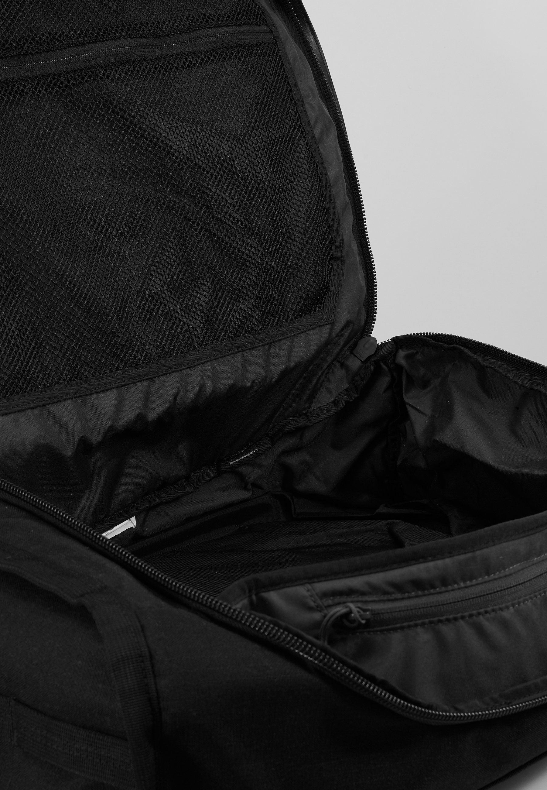 dakine ranger travel pack