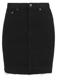 Mini-jupe en denim noir avec fermeture devant par boutons et fermeture éclair, passants pour ceinture, deux poches avant et ourlet brut.