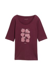 Bordeauxfarbenes T-Shirt mit Rundhalsausschnitt und Ärmeln in Drei-Viertel-Länge, das an der Vorderseite eine abstrakte hellrosa Linienzeichnung zeigt.