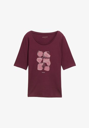 Bordowa koszulka z dekoltem w serek i rękawami do łokci, z abstrakcyjnym jasnoróżowym rysunkiem z przodu.