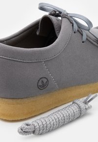 Clarks Originals WALLABEE - Sapatos de atacadores - grey