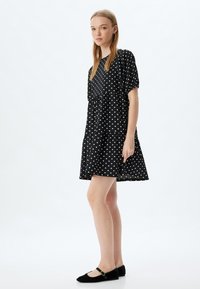 Koton PUFF SLEEVE - Vapaa-ajan mekko - black