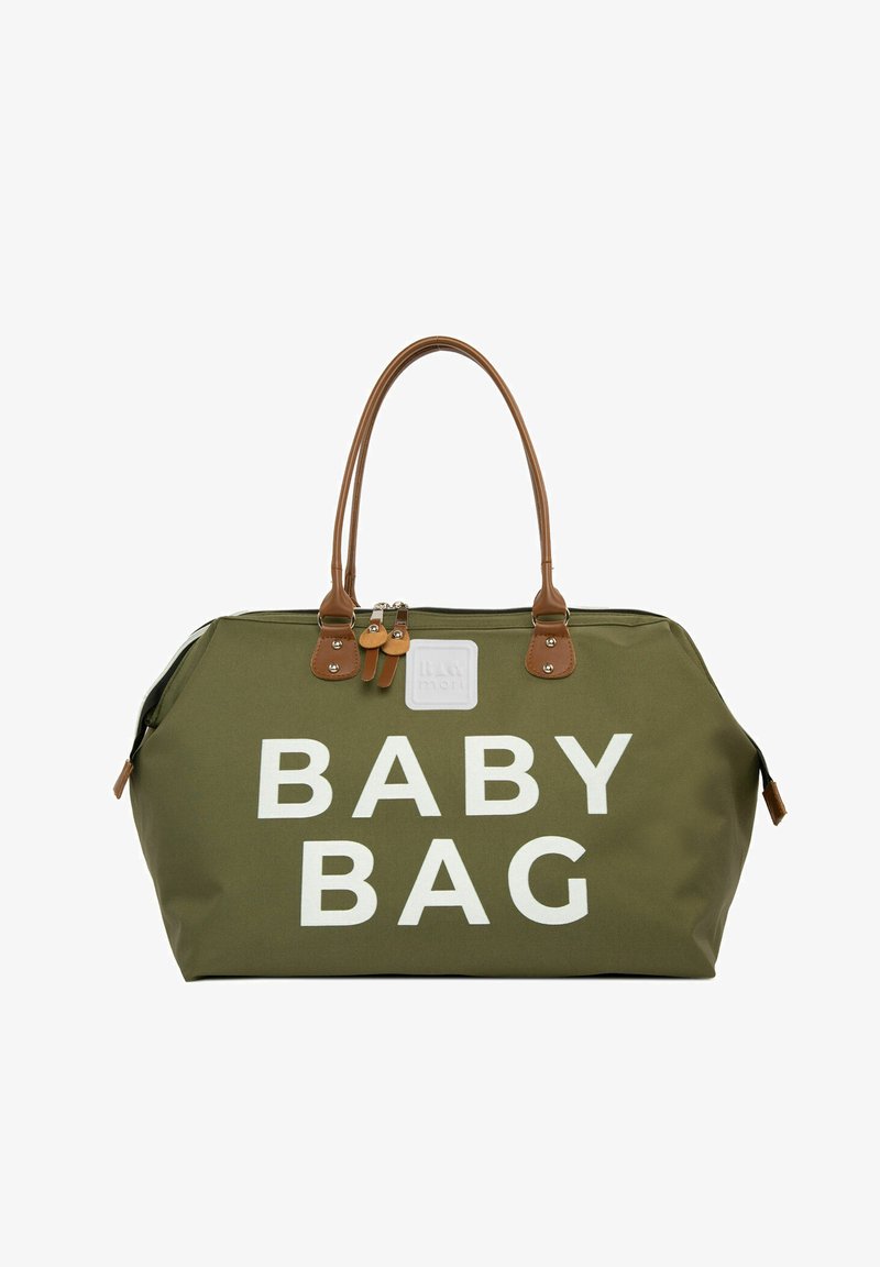 Teleskopická taška na bázy v olivovej farbe so vzorom a veľkým bielym nápisom "BABY BAG", ozdobená hnedými umelými koženými rukoväťami a kovaniami, zipsom a nášivkou s logom.