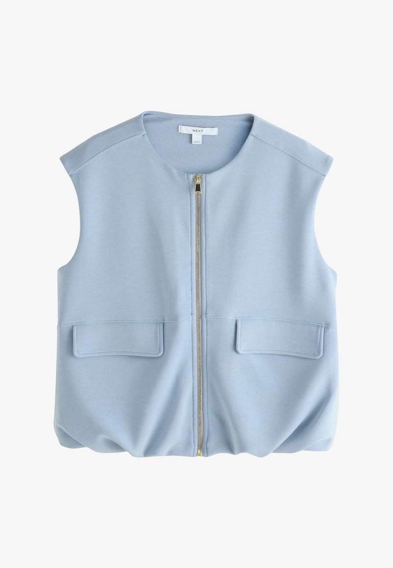Svetlomodrá bezrukávová vesta so zlatým zipsom na prednej strane a dvoma klopovými vreckami, okrúhlym výstrihom a jemnou textúrou látky.