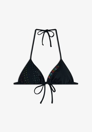 Mustapukuinen bikinitoppi, jossa on säädettävät kaula-aukko-hihnat, kolmiomaiset kupit ja moniväriset pistekoristeet yhdellä puolella. Liukas pinta.
