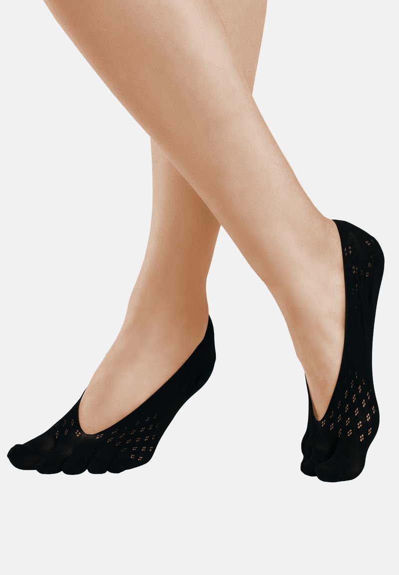 Schwarze Zehensocken mit einem transparenten Design, das auffällige Aussparungen und ein niedriges Profil aufweist. Das Material wirkt glatt und dehnbar.