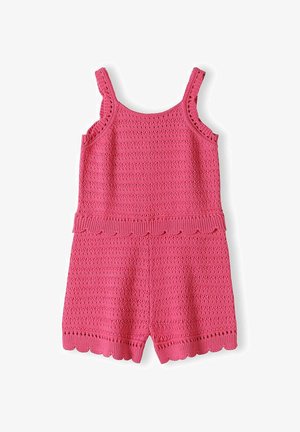 Combinaison sans manches pour enfants en tricot rose avec bords festonnés sur les bretelles, la taille et l'ourlet du short.