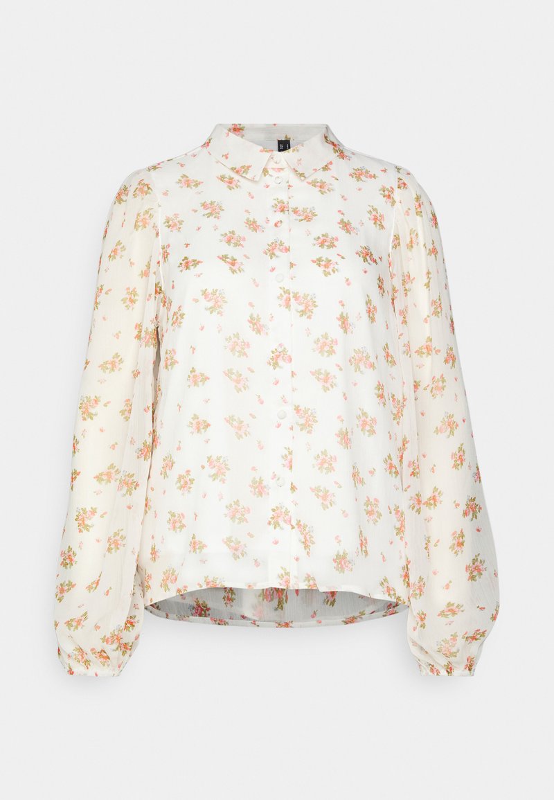 Blusa branca com um padrão floral em rosa e verde, com um fecho de botões à frente, gola espalhada e mangas longas balão.