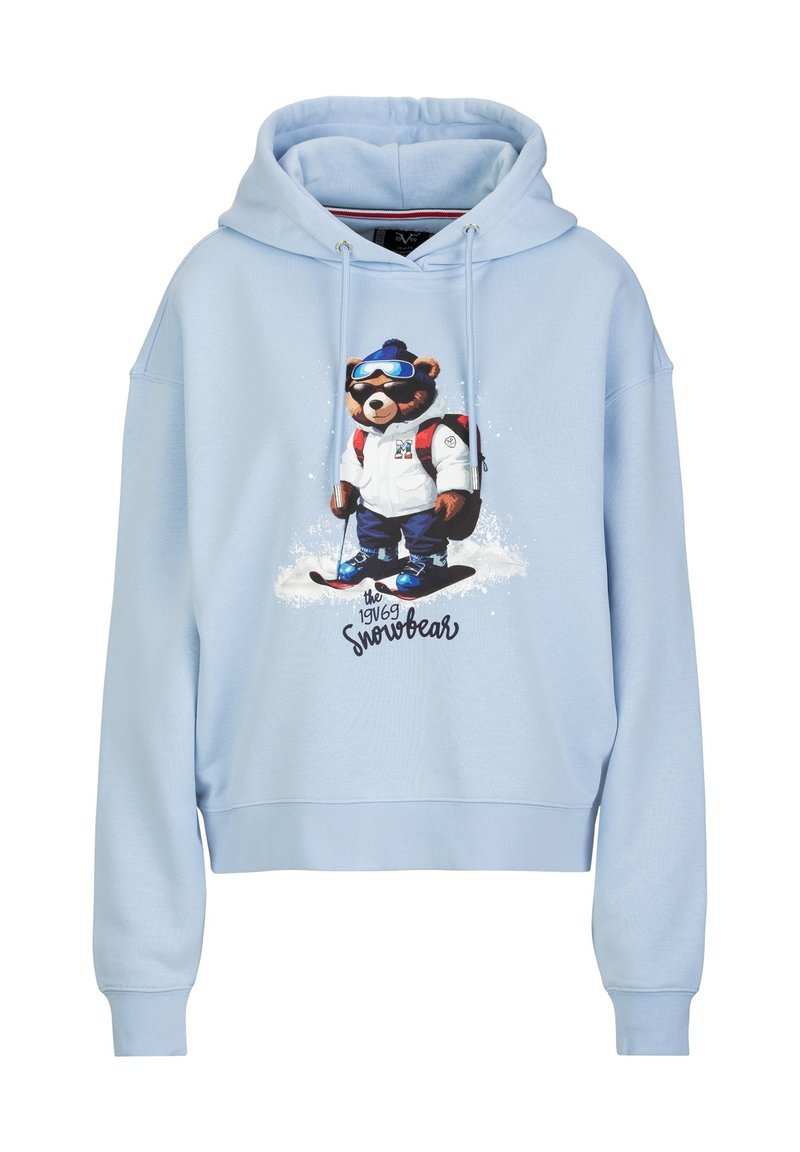 Lichtblauwe hoodie met een afbeelding van een beer in winterkleding, met trekkoorden, ribgebreide manchetten en de tekst "Snowbear". Zachte stoftextuur.