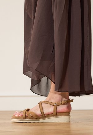Manfield, Keilsandalette - beige