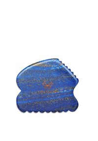 Pettine in lapislazzuli dalla forma ondulata, caratterizzato da tonalità blu e spruzzate dorate. Logo inciso in arancione al centro. Bordi testurizzati.