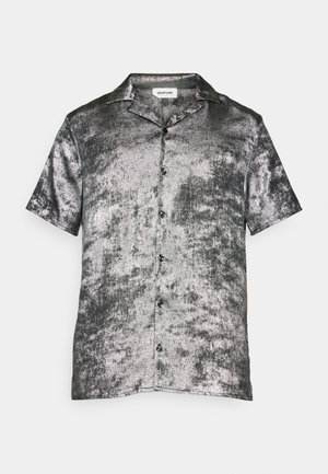 Short-sleeve shirt in black and silver, featuring a textured surface, pointed collar, and front buttons, designed with a relaxed fit.