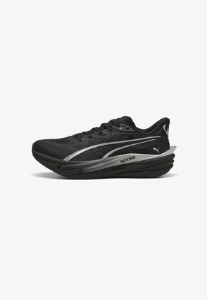 Puma, DEVIATE NITRO 4 BRIGHTSTRIDE - Маратонки - black- silver