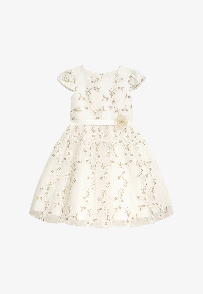 Weißes Kleid mit kurzen Kappärmeln, besticktem Blumenmuster in Gold und einem Stoffblumenakzent an der Taille. Rock aus vollem Tüll.