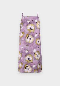 Robe midi violette avec un motif floral en blanc et jaune. Présente des bretelles fines et une coupe droite. Tissu lisse avec une texture douce.