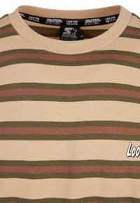 Starter HERREN STARTER LOOK FOR THE STAR - Marškinėliai su spaudiniu - unionbeige darkolive bark