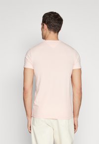 Tommy Hilfiger STRETCH SLIM FIT TEE - Osnovna majica kratkih rukava - pink crystal