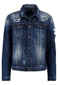 Mörkblå slitna denimjacka med knappstängning, bröstfickor med klaff och synliga revor på axlarna och ärmarna.