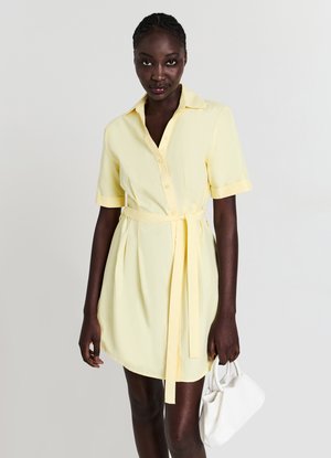 Calliope CORTO - Abito a camicia - giallo