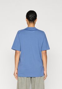 adidas Performance ARGENTINA TIRO TRAVEL TEE - Ένδυση εθνικής ομάδας - crew blue