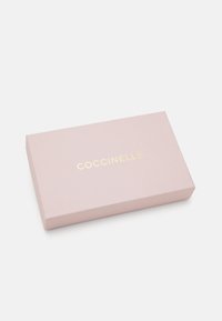 Coccinelle Maks - braun
