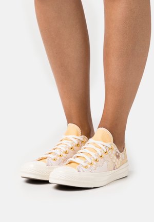 Converse, Baskets basses - yellow