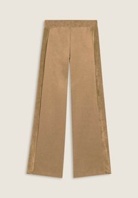 Pantaloni a gamba larga in morbida suede color tan con pannelli laterali in una tonalità leggermente più chiara. Presentano una vita liscia e linee pulite.