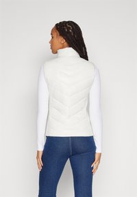 ONLY ONLSOPHIE MIX FITTED WAISTCOAT - Liemenė - cloud dancer