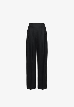 Czarne, taliowane spodnie z wysokim stanem, z plisami z przodu i szerokimi nogawkami, zaprojektowane na formalny lub profesjonalny wygląd.