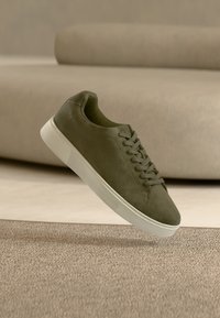 Unausgewählt, olive