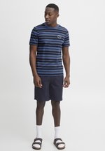 Casual Friday CFTHOR 0059 Y/D STRIPED - T-Shirt print - bijou blue 