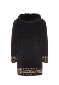 Cappotto di lana nero con colletto in pelliccia sintetica. Presenta un motivo decorativo beige all'orlo e nei polsini, silhouette dritta e tessuto testurizzato.