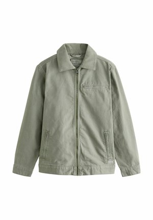 Chaqueta verde claro hecha de un material de algodón resistente, con cierre de cremallera en el frente, cuello puntiagudo, bolsillos laterales y un pequeño bolsillo en el pecho.