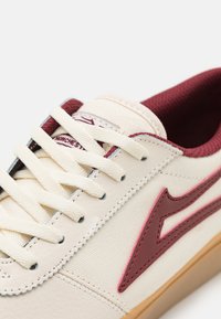 Lakai MANCHESTER UNISEX - Sportcipő - cream