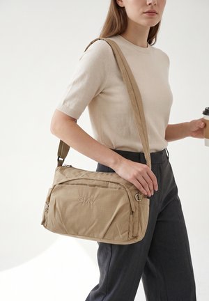 Gian Marco Venturi, GIAN MARCO VENTURI CROSSBODY BAG - Borsa a tracolla - almond brown