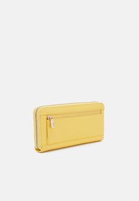 Guess LAUREL LARGE ZIP AROUND - Carteira - lemon