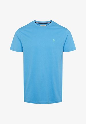 Kék pamut póló kerek nyakkivágással, rövid ujjakkal és egy kis zöld logóval a bal mellrészen. Sima textúra, normál fazon.