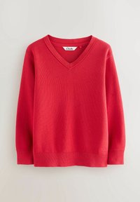 Maglione rosso a scollo a v realizzato in morbido tessuto a maglia, con maniche lunghe e orli e polsini a coste. L'etichetta recita "Clarks" sul collo.