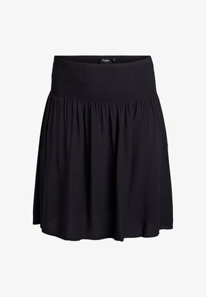 Falda con cintura elástica negra, con tela arrugada, textura suave y diseño fluido. Longitud por encima de la rodilla, apariencia minimalista.