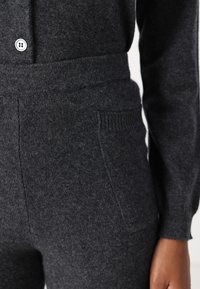 pure cashmere Kratke hlače - graphite