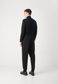 BOSS LEVETE - Treningo apatinė dalis - black