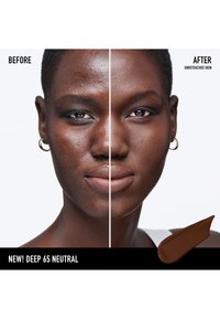 Vergelijking voor en na van de huid, linkerkant toont onzuivere huid, rechterkant toont gladde, niet-geretoucheerde huid. "Nieuw! Deep 65 Neutral" weergegeven hieronder.