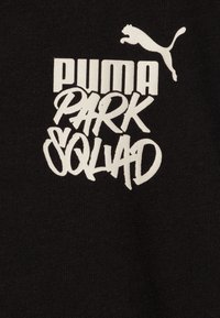 Puma MID 90S GRAPHIC TEE - Camiseta estampada - black