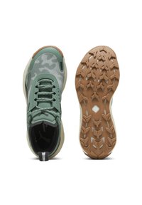 Puma VOYAGE NITRO 3 - Laufschuh Trail - eucalyptusalpine snowblack/grün
