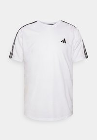 Camiseta de algodón blanca de manga corta, con un diseño de tres rayas negras en los hombros y un pequeño logo negro en el pecho.