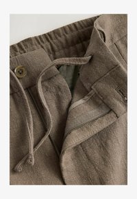 Wybrany, mushroom brown