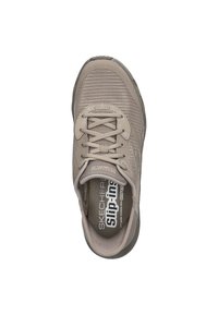 Sneaker Skechers beige con tomaia in rete, punta tonda, design con lacci e soletta testurizzata etichettata "air-cooled".