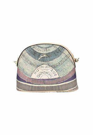 Musterhandtasche mit runder Form, Reißverschlussverschluss und sanften Pastellfarben mit Textdetails sowie einer glatten, lederähnlichen Textur.